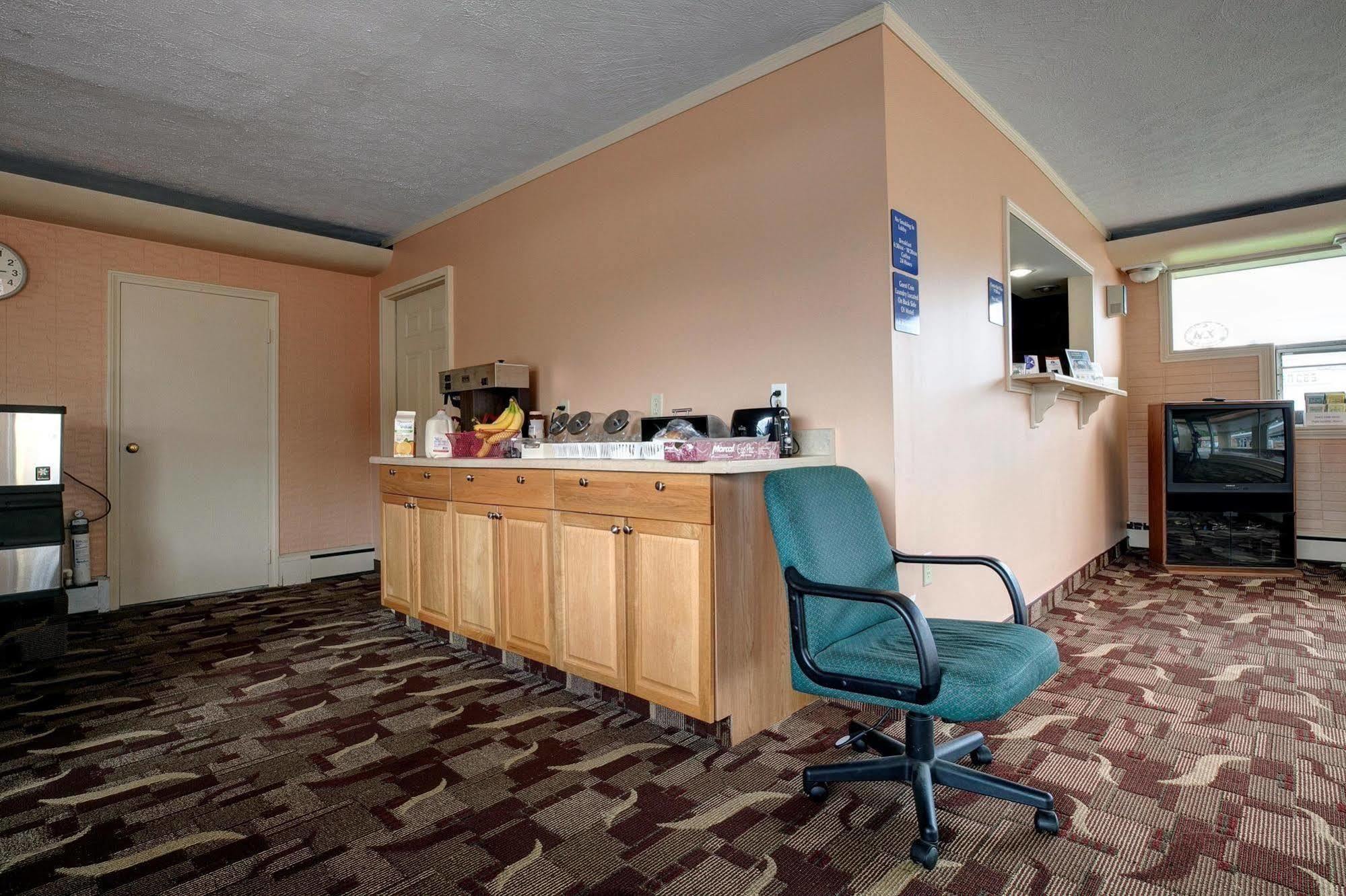 Americas Best Value Inn Bradford Restaurant photo
